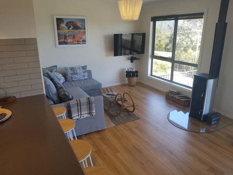 GRANITE BEACH HOUSE @ Bay Of Fires - Hervey Bay Accommodation 10