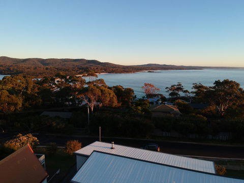 GRANITE BEACH HOUSE @ Bay Of Fires - Hervey Bay Accommodation 9