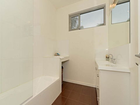 Cloudy Bay Lagoon Estate - Hervey Bay Accommodation 15
