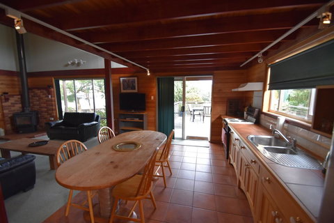 Freedom At Freycinet - Hervey Bay Accommodation 16