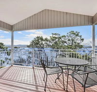 Waterfront Spectacular - Hervey Bay Accommodation