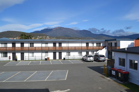 Hobart Tower Motel - Tourism Hervey Bay 2