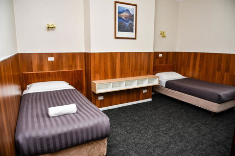 Hobart Tower Motel - Tourism Hervey Bay 11