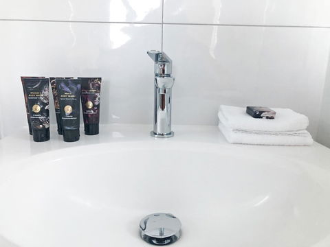 EMBRACING EVANDALE - Hosted By L'Abode Accommodation - Hervey Bay Accommodation 24