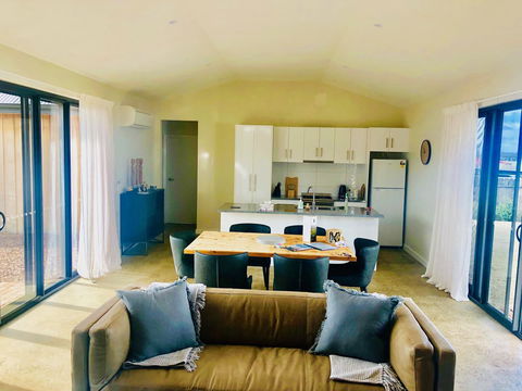 EMBRACING EVANDALE - Hosted By L'Abode Accommodation - Hervey Bay Accommodation 2
