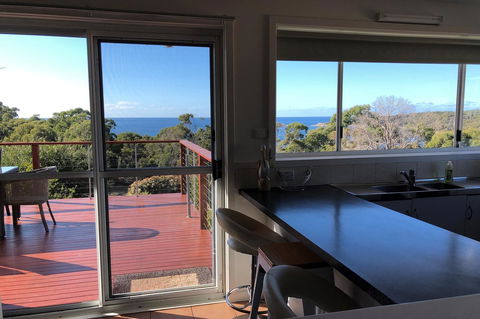 BAY OF FIRES SEACHANGE Ocean Frontage - Hervey Bay Accommodation 3