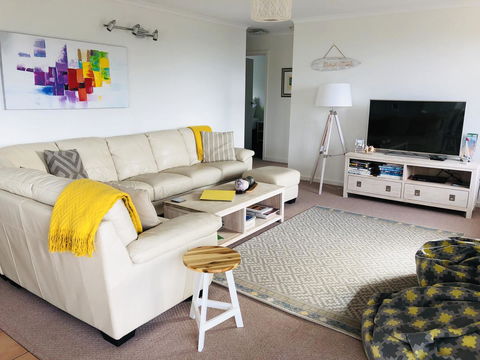 BAY OF FIRES SEACHANGE Ocean Frontage - Hervey Bay Accommodation 13