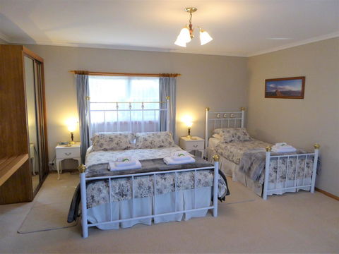 Tamar River Retreat - Tourism Hervey Bay 0