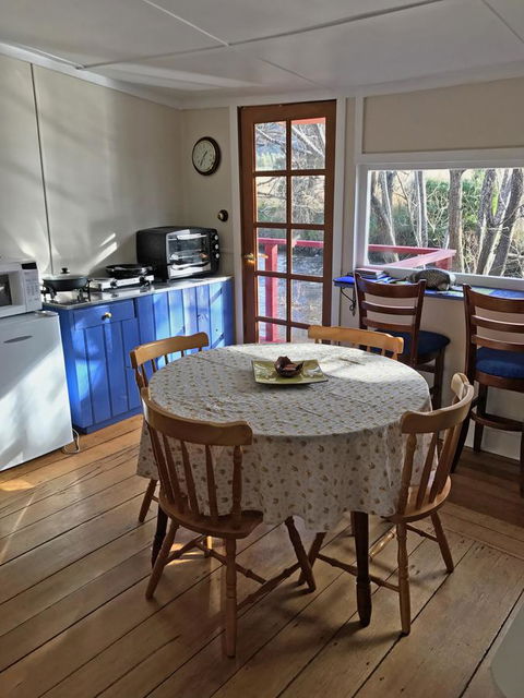 Platypus Playground Riverside Cottage - Hervey Bay Accommodation 9