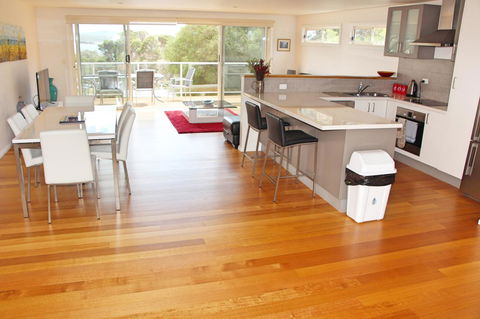 Seaview Apartment - Hervey Bay Accommodation 4