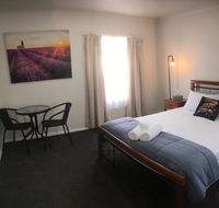 3ree- Spacious  Charming Apartment - Hervey Bay Accommodation