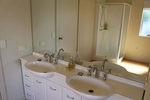 Villa 2 Bay Of Fires - Hervey Bay Accommodation 6