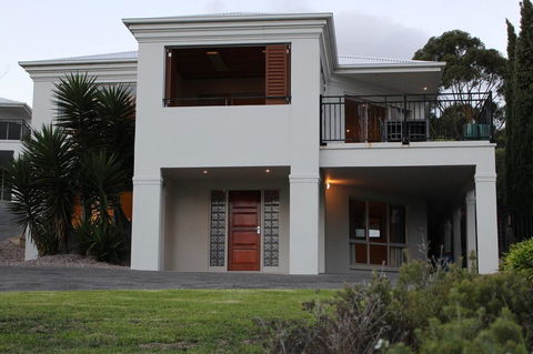 Villa 2 Bay Of Fires - Hervey Bay Accommodation 7