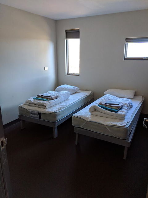 Swansea Backpacker Lodge - Hervey Bay Accommodation 1