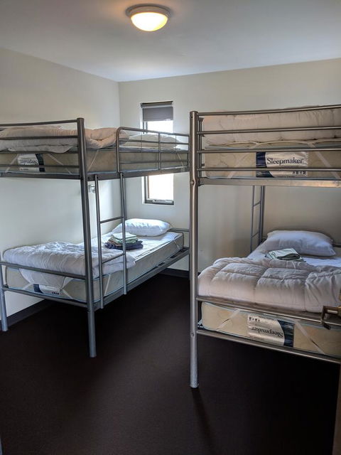 Swansea Backpacker Lodge - Hervey Bay Accommodation 14