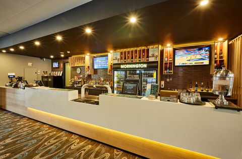 Mornington Hotel - Tourism Hervey Bay 8