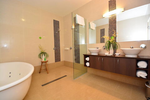 Mornington Hotel - Tourism Hervey Bay 37