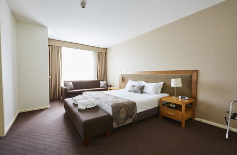 Mornington Hotel - Tourism Hervey Bay 0