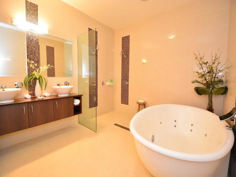 Mornington Hotel - Tourism Hervey Bay 25