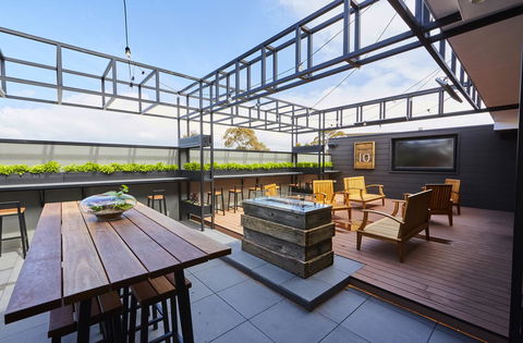 Mornington Hotel - Tourism Hervey Bay 6