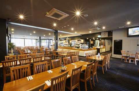 Mornington Hotel - Tourism Hervey Bay 9