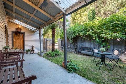 Avalon House - Tourism Hervey Bay 32