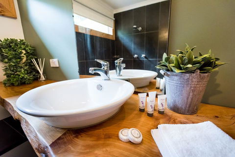 Avalon House - Tourism Hervey Bay 10