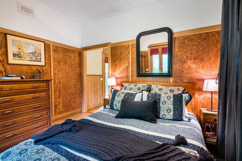 Avalon House - Tourism Hervey Bay 2