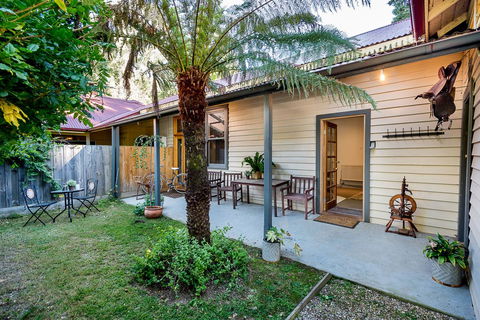 Avalon House - Tourism Hervey Bay 22