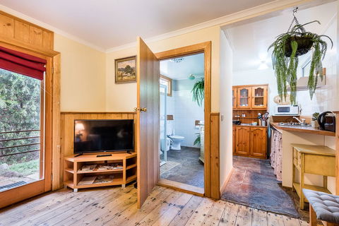 Avalon House - Tourism Hervey Bay 42