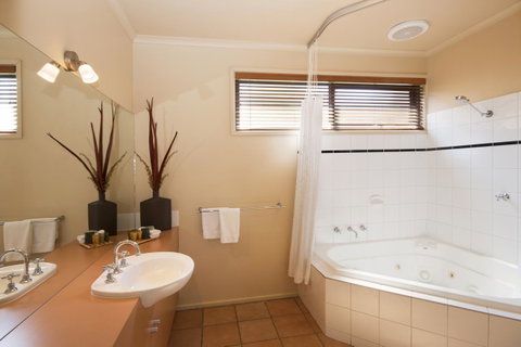 Lorne Surf Apartments - Hervey Bay Accommodation 32