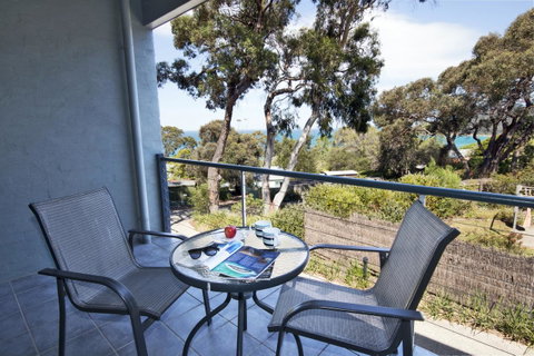 Lorne Surf Apartments - Hervey Bay Accommodation 2