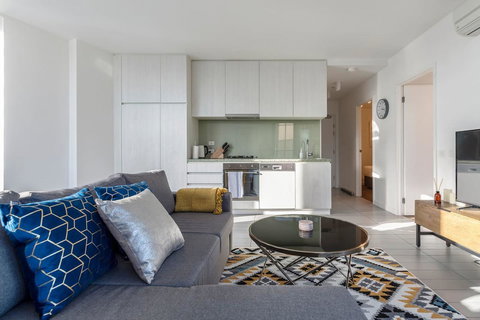 2Bedroom Apartment With Views In Docklands Next To CBD & Marvel Stadium - Hervey Bay Accommodation 8