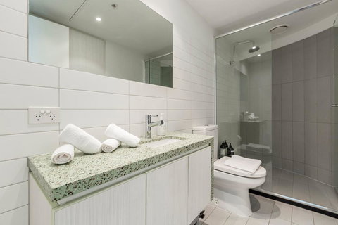 2Bedroom Apartment With Views In Docklands Next To CBD & Marvel Stadium - Hervey Bay Accommodation 13