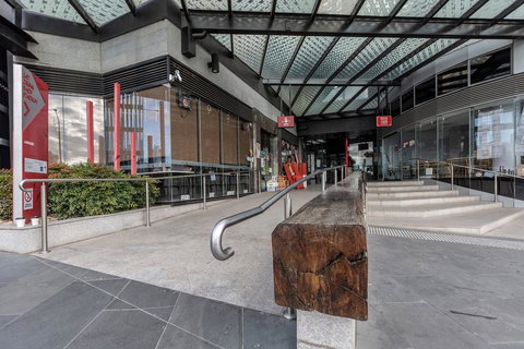 2Bedroom Apartment With Views In Docklands Next To CBD & Marvel Stadium - Hervey Bay Accommodation 20