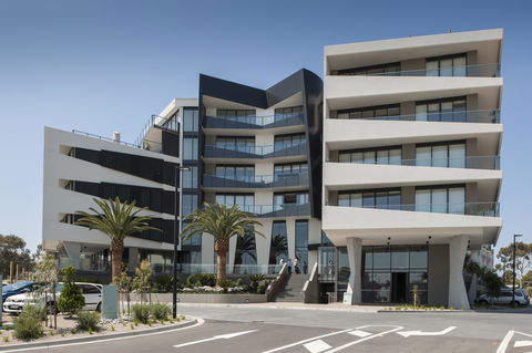 Caroline Serviced Apartments Sandringham - Hervey Bay Accommodation 0