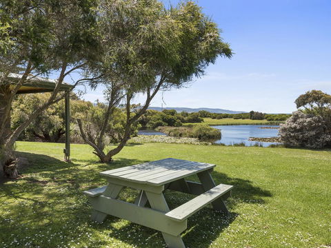 Apollo Bay Cottages - Tourism Hervey Bay 6
