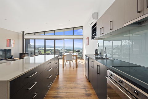 Apollo Bay Cottages - Tourism Hervey Bay 10