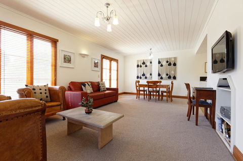 54 On Bank - Hervey Bay Accommodation 31