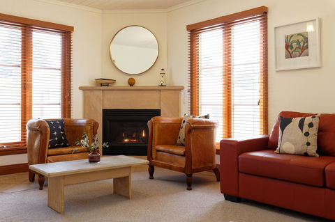 54 On Bank - Hervey Bay Accommodation 28