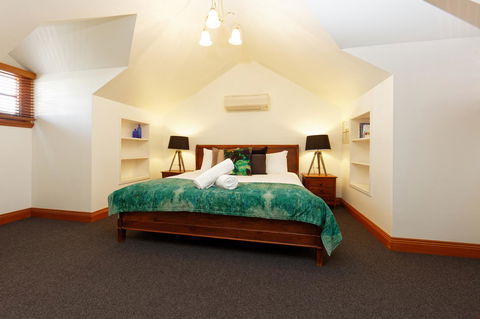 54 On Bank - Hervey Bay Accommodation 41