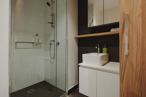 Mono Apartments On La Trobe Street - Hervey Bay Accommodation 4