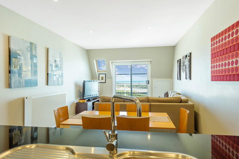 Deep Blue Hotel & Hot Springs - Hervey Bay Accommodation 44