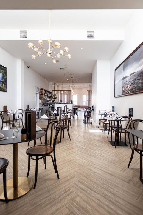 Deep Blue Hotel & Hot Springs - Hervey Bay Accommodation 4