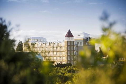 Deep Blue Hotel & Hot Springs - Hervey Bay Accommodation 0