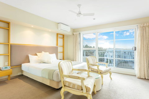 Deep Blue Hotel & Hot Springs - Hervey Bay Accommodation 11