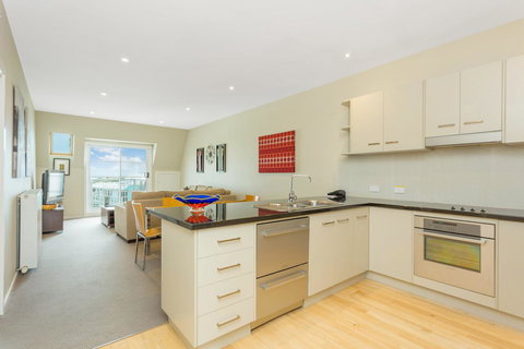 Deep Blue Hotel & Hot Springs - Hervey Bay Accommodation 32