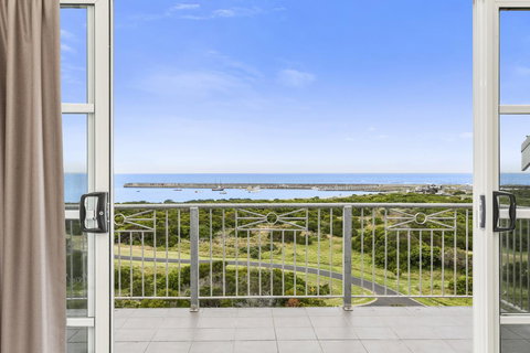 Deep Blue Hotel & Hot Springs - Hervey Bay Accommodation 23