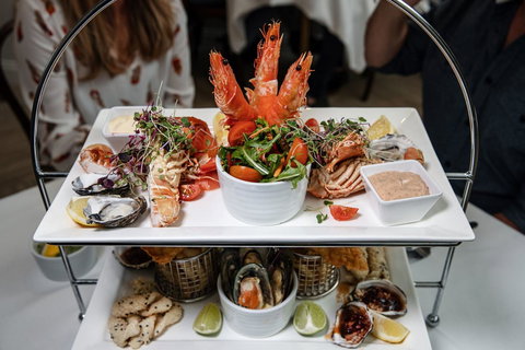 Deep Blue Hotel & Hot Springs - Hervey Bay Accommodation 1