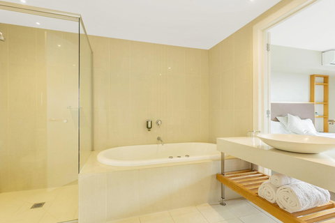 Deep Blue Hotel & Hot Springs - Hervey Bay Accommodation 20